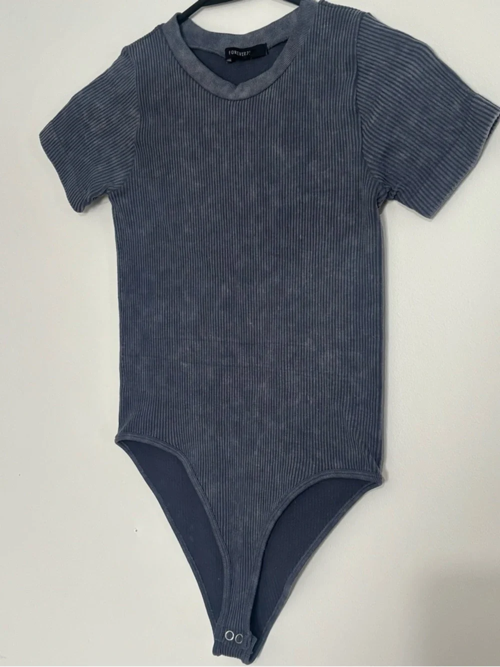 Short Sleeve Ribbed Crewneck Top in Slate Blue | Forever 21 | Size Small - Picture 2 of 5